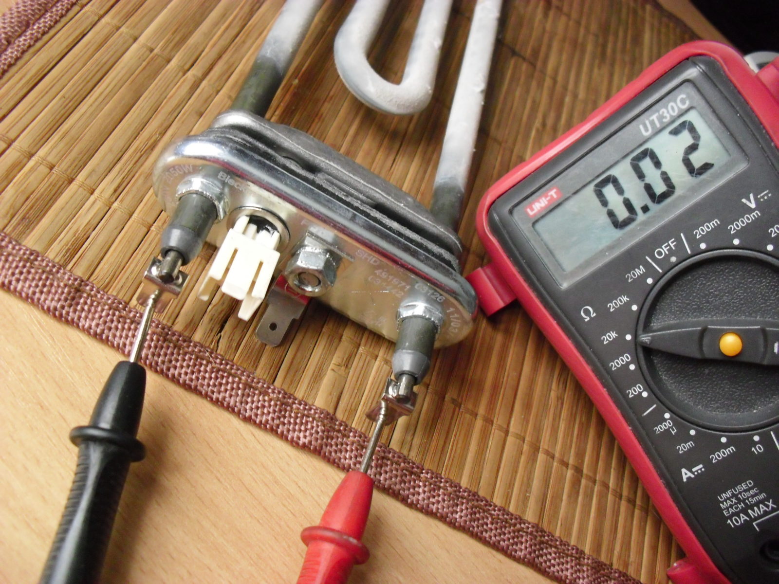 How to check a washing machine's heating element