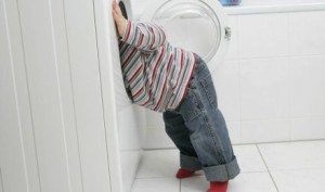 How to wash clothes in a washing machine correctly?