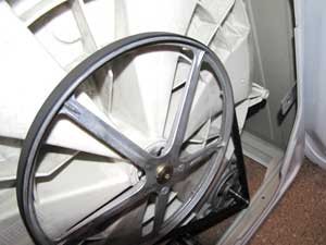 Washing machine pulley and belt