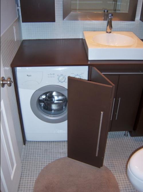 tvättmaskin i badrummet