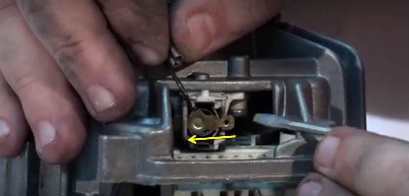 replacing brushes in the motor