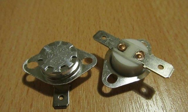 bimetallic temperature sensor of a washing machine