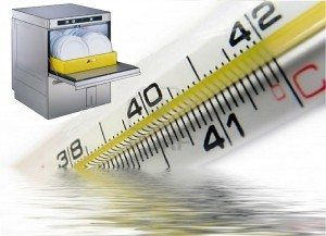 Водата в съдомиялната машина не се загрява.