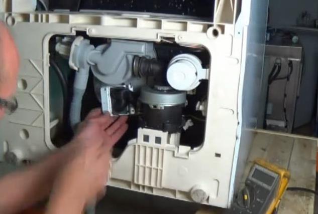 Replacing the heating element in an Indesit dishwasher