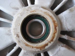How and with what to lubricate a bearing in a washing machine