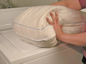 How to wash a hollow fiber blanket in a washing machine