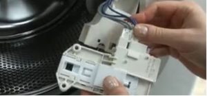 hatch locking device