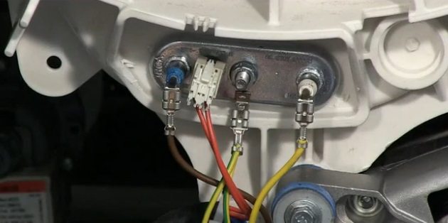 We take a photo of the heating element wires