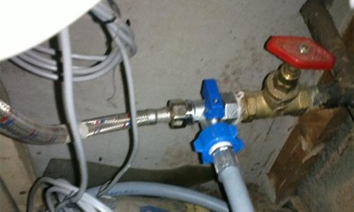 connection via a tee