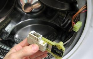 How to check a washing machine lock