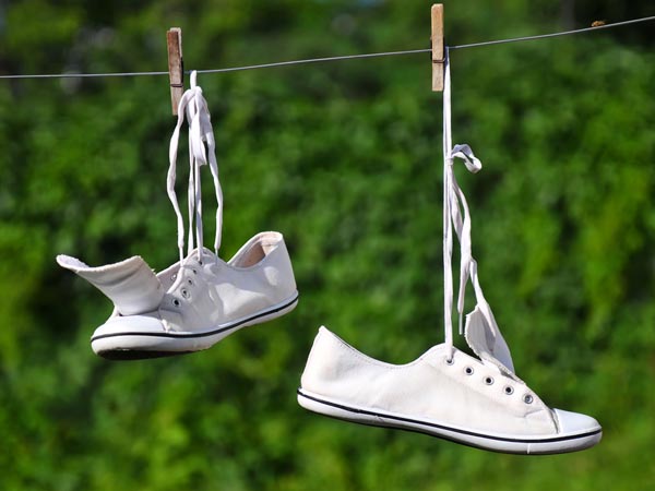drying Converse