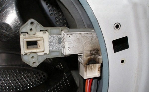 Ed may appear due to a burnt out UBL