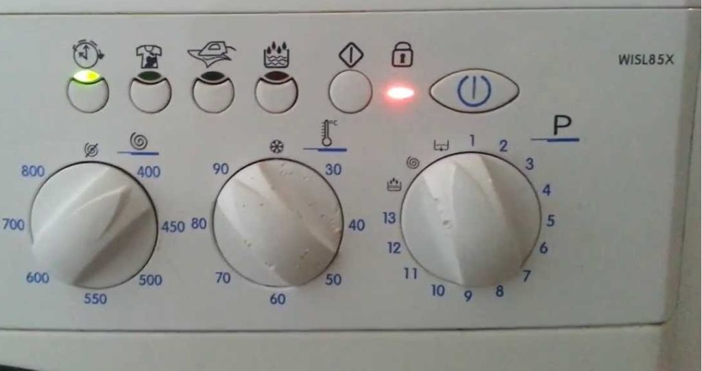 F08 on an Ariston washing machine without a display