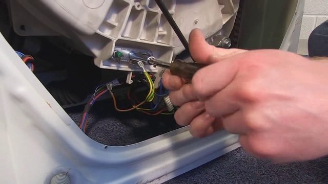 Replacing the heating element on an Indesit washing machine