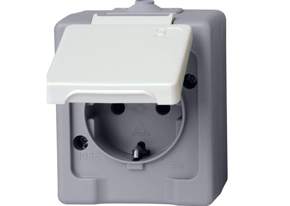 moisture-resistant socket