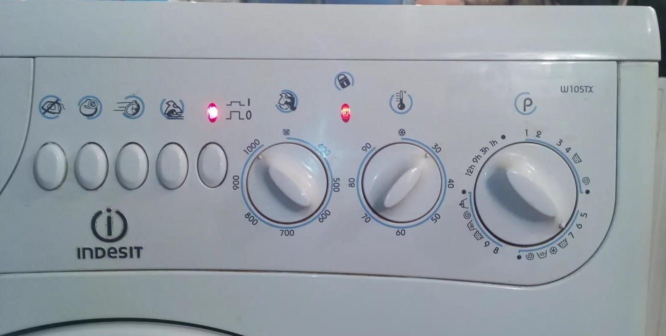 Indesit W105TX control panel