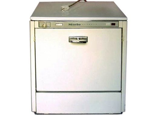 the first automatic dishwasher