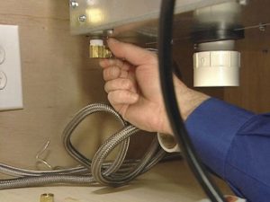 Как сами да свържете компактна съдомиялна машина