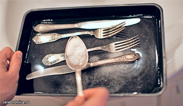 cleaning silverware