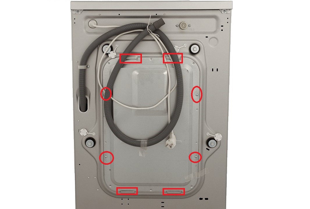 rear view of the LG SM