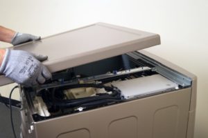 How to remove the lid from an LG washing machine