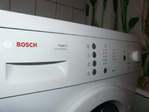 Removing the top cover of a Bosch washing machine