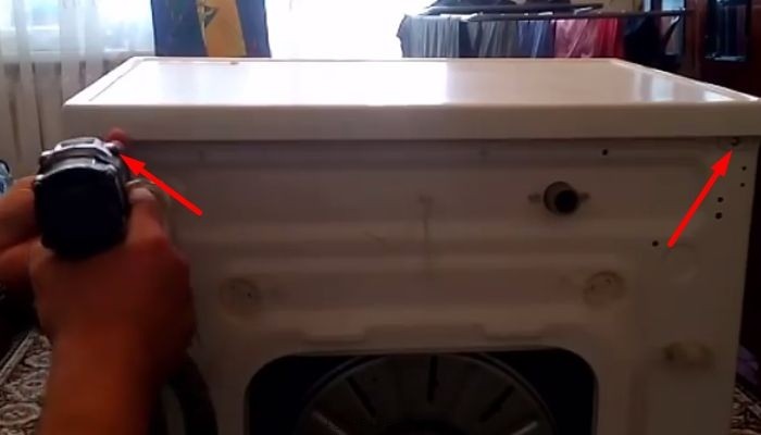 Removing the cover in SM G