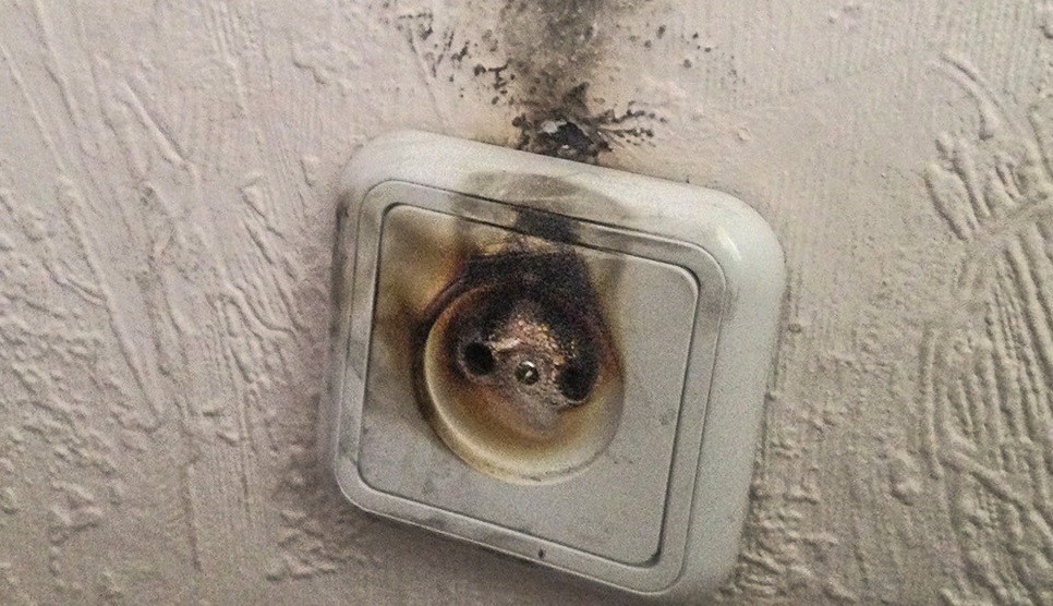 the washing machine outlet broke