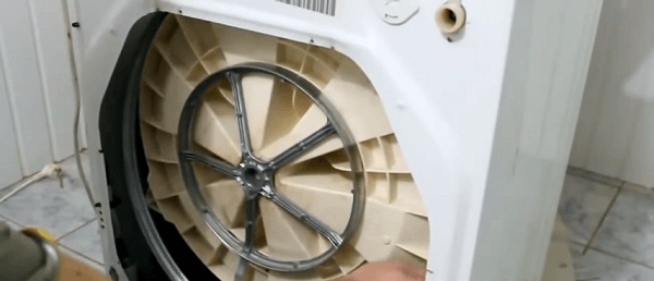 SM Indesit rear view