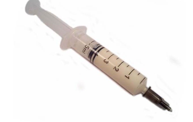 HYDRA-2 Oil Seal Grease in a Syringe