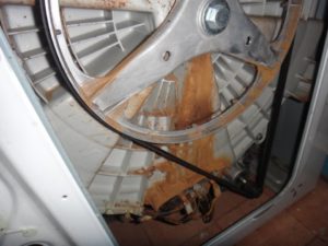 Checking bearings in the washing machine