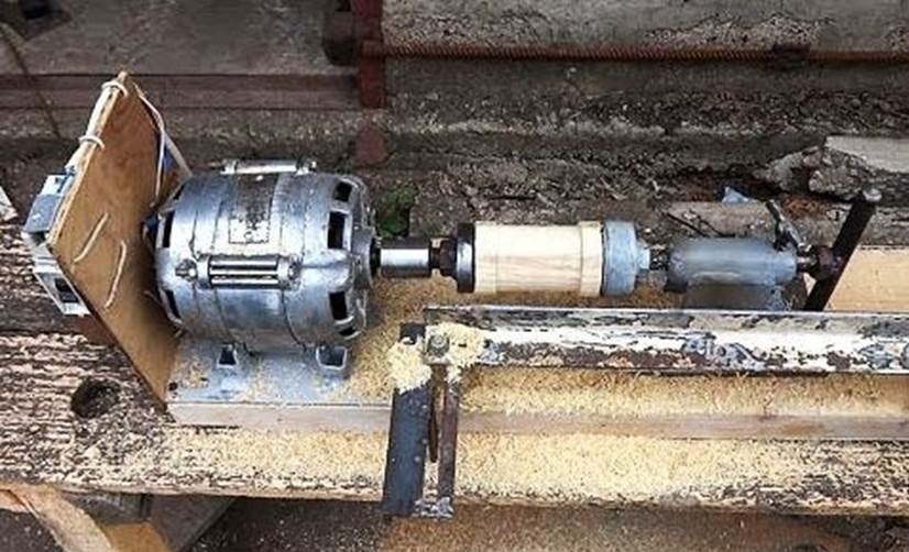 Wood lathe made from a washing machine motor