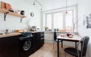 The set was ordered to match the color of the washing machine