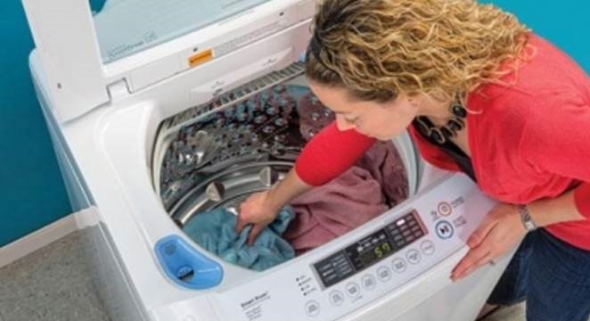 Top-loading washing machines usually have a narrow hatch, but there are exceptions