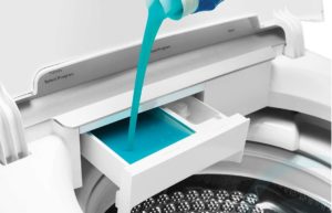 pour the liquid product into the tray