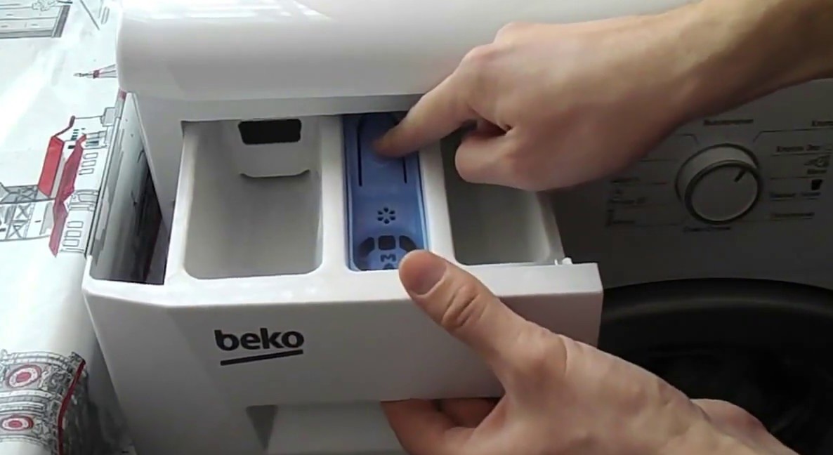 removing the powder tray