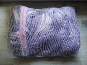 Thread curtains can be packed in a special bag and washed in the washing machine