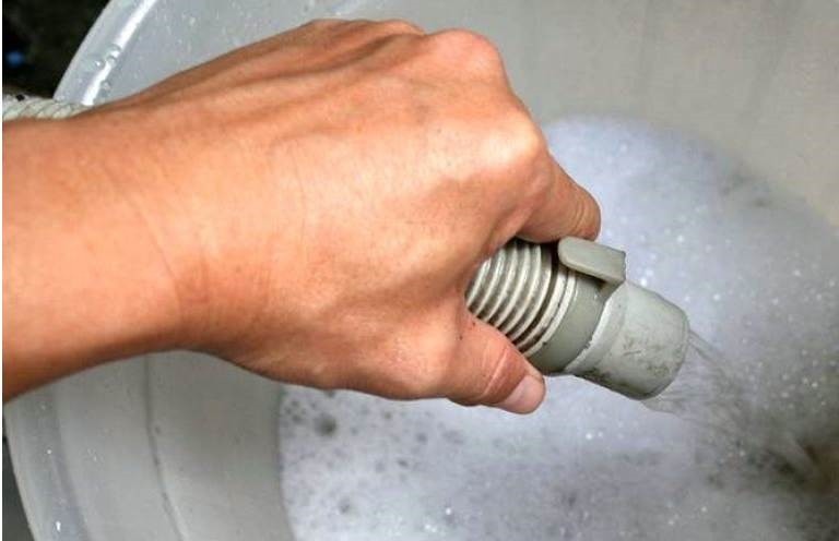 we flush the drain hose