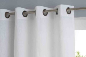 Thread curtains can be packed in a special bag and washed in the washing machine