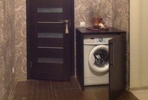 Как да скрием пералня в коридора?