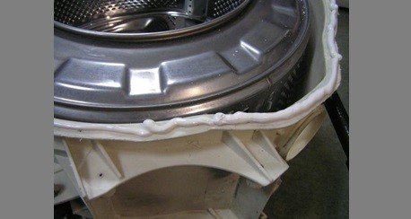 generously lubricate the ribs of the tank halves with sealant