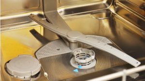 Разпръскващите рамена в съдомиялната машина не се въртят.