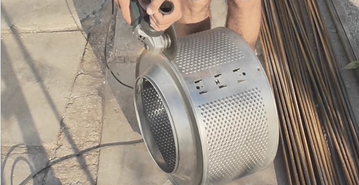 we cut off the rim of the hole for the hatch