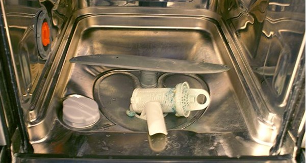 cleaning the trash filter