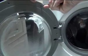 Adjusting the door of an LG washing machine