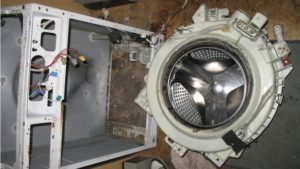 we take out the tank with the drum