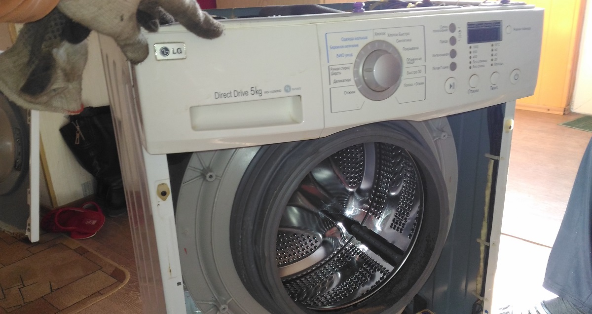 remove the front panel of the LG SM