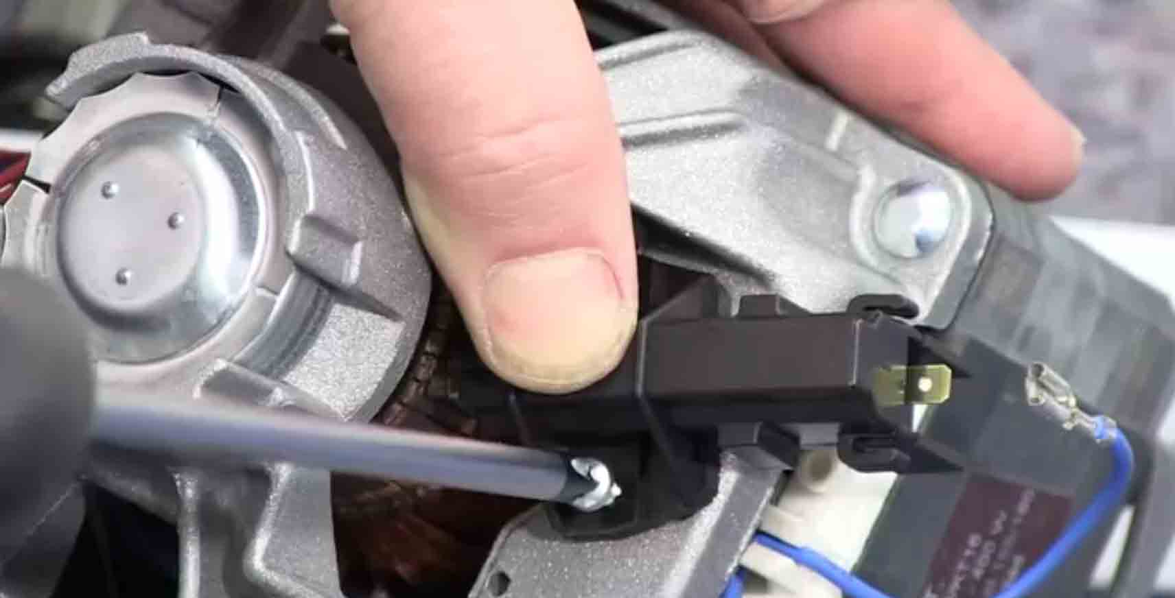 Replacing the motor brushes on a Gorenje washing machine