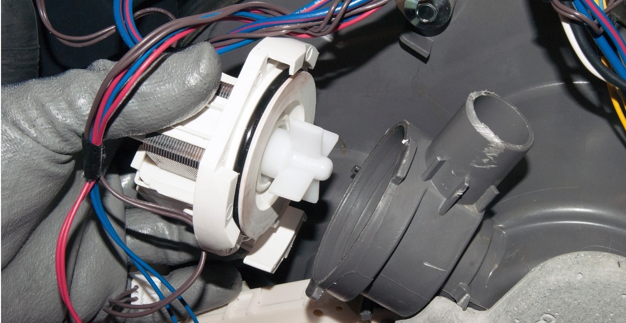 Checking the drain pump on a Bosch