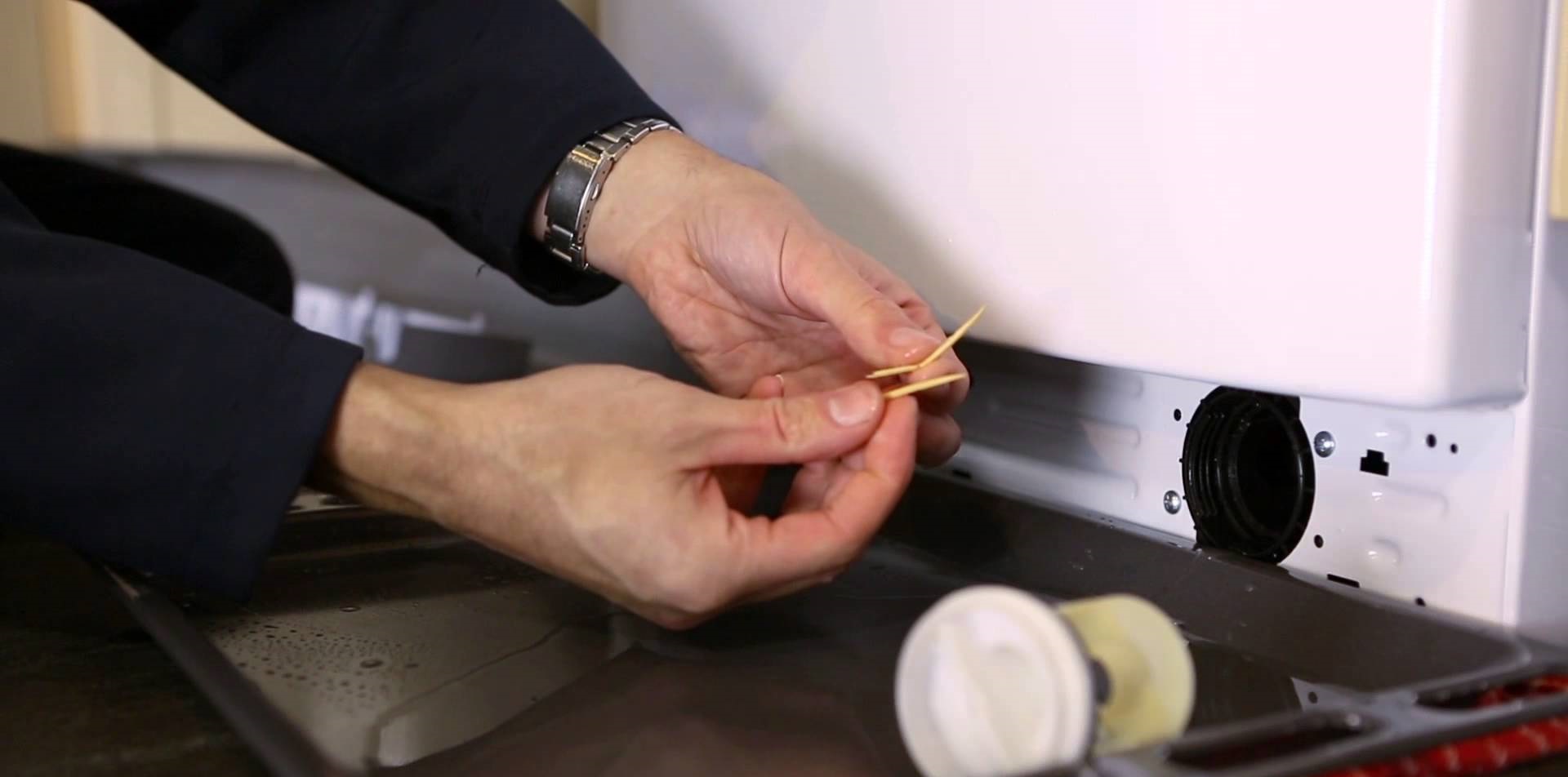 Cleaning the filter in a Vestel washing machine